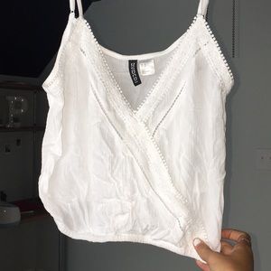 V neck tank top cropped